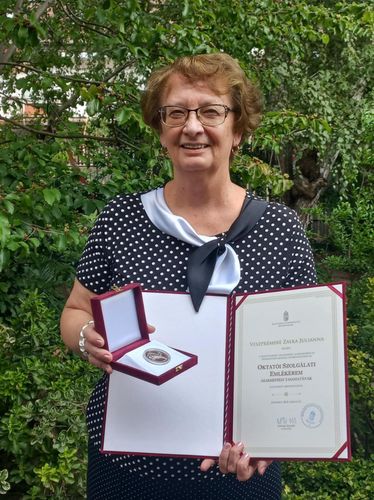 Oktatói szolgálati emlékérem